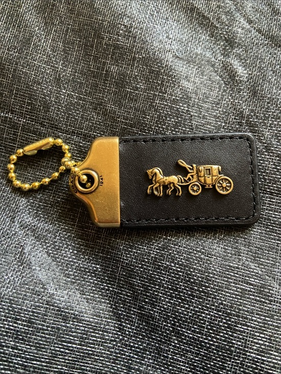 Coach Accessories - Coach 1941 Double Sided 3” hangtag EUC